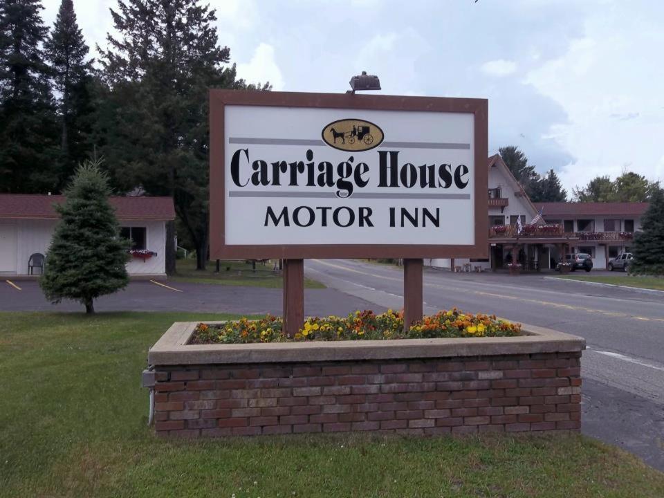 Carriage House Motor Inn Lake Placid Exterior photo